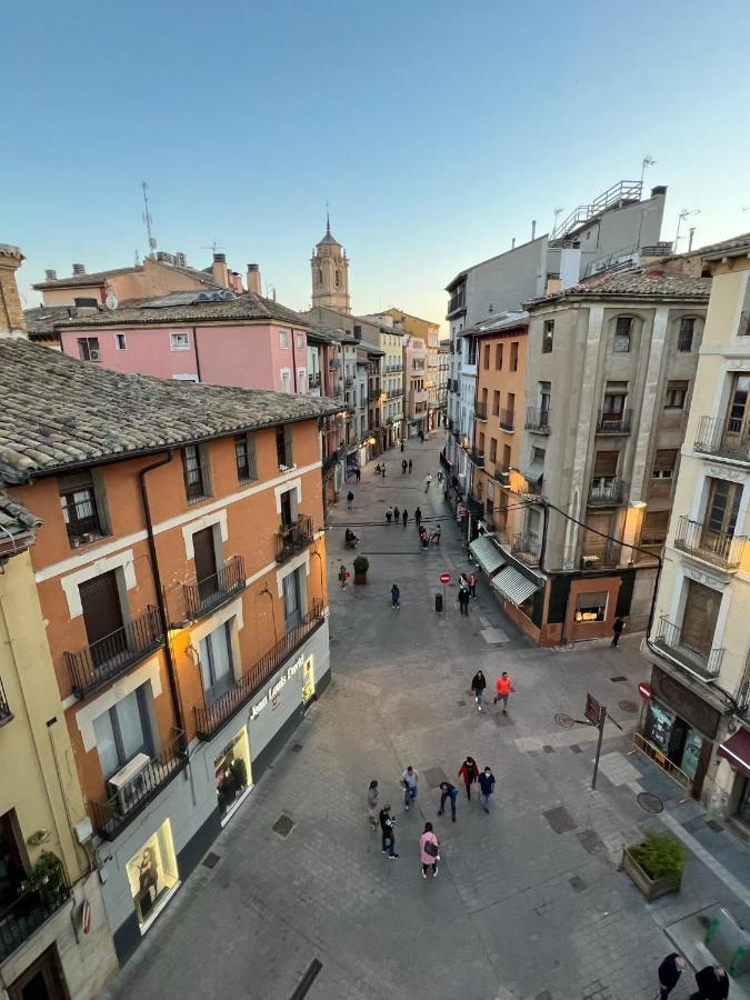 Loft Acogedor Con Terraza Y Parking En El Centro Apartment อูเอสกา ภายนอก รูปภาพ